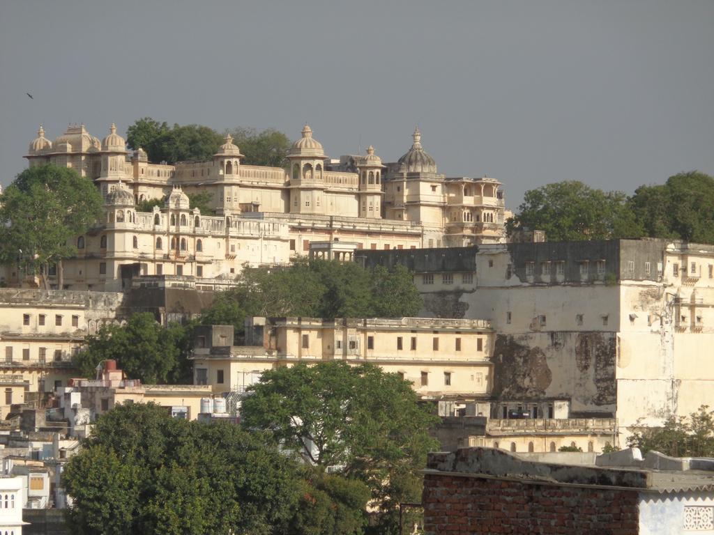 The Royal Lake View Villa Udaipur Exteriör bild